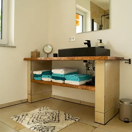 Privater Neubau Bungalow Mit Beheiztem Pool