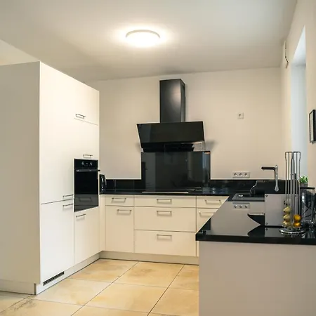 Privater Neubau Bungalow Mit Beheiztem Pool *