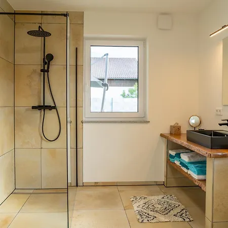 Privater Neubau Bungalow Mit Beheiztem Pool *