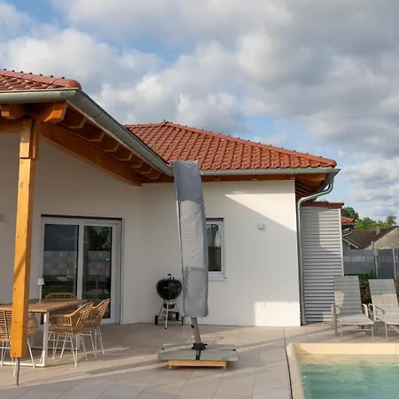 Privater Neubau Bungalow Mit Beheiztem Pool 別荘